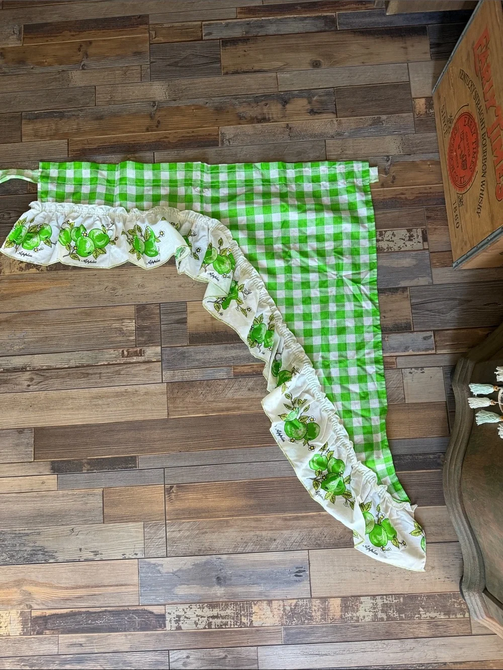 Vintage Green & White Gingham Green Apple Swag Curtain Valance Country Cottage